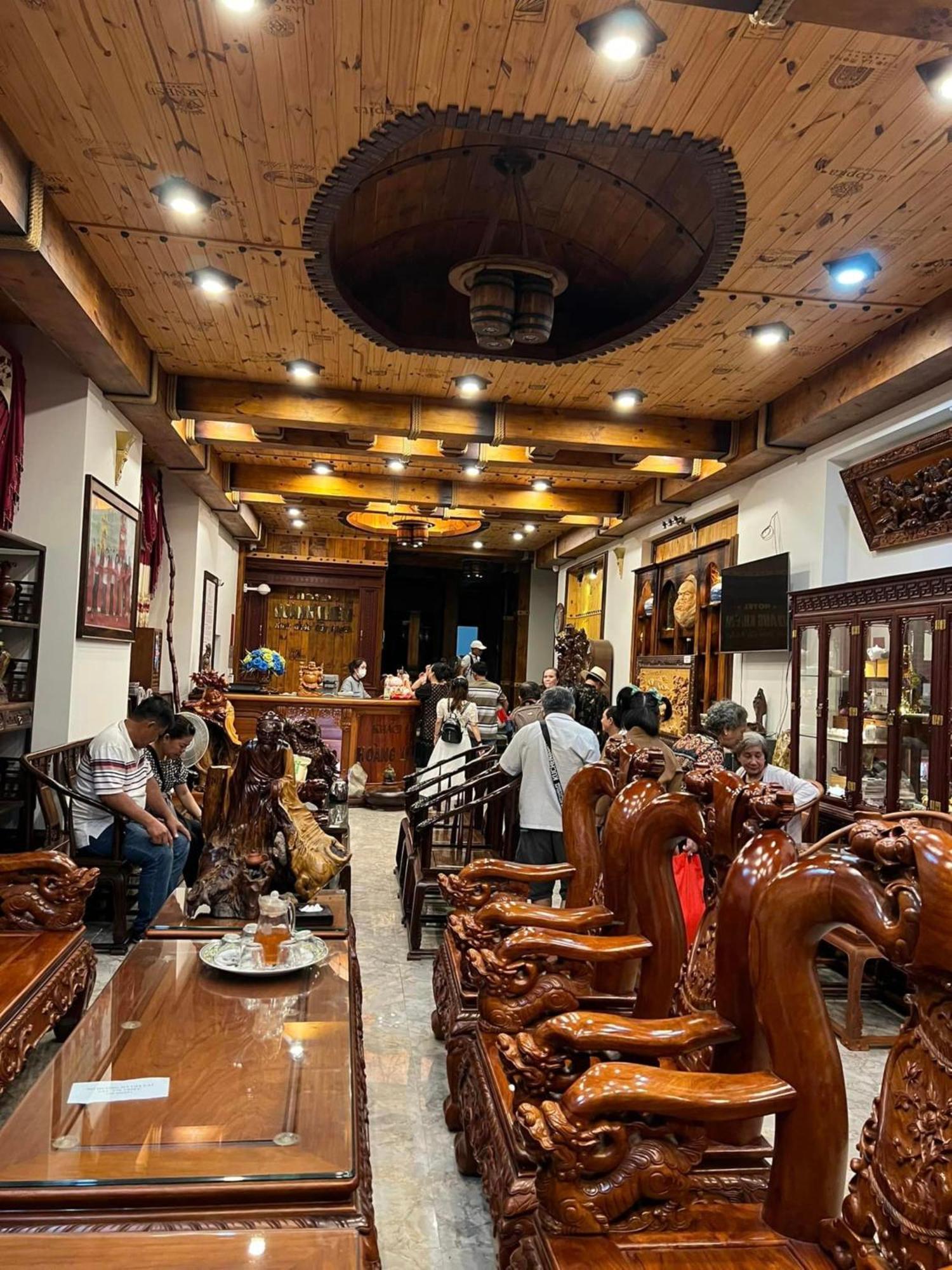 Hoang Khiem Hotel Pleiku Bagian luar foto