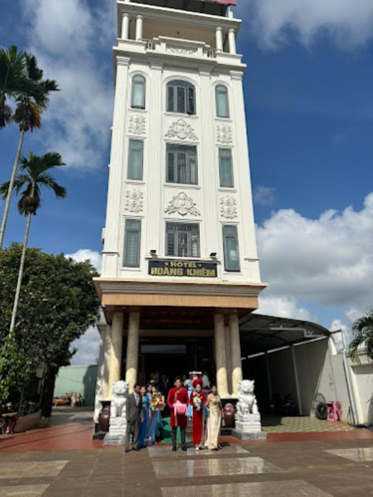 Hoang Khiem Hotel Pleiku Bagian luar foto