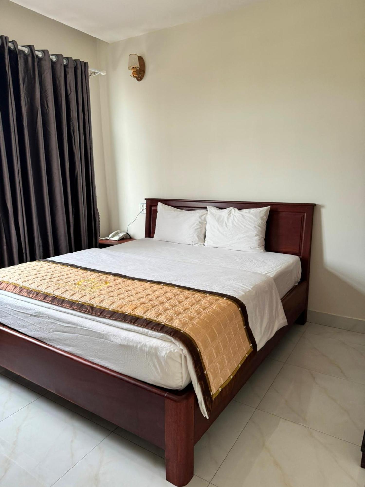 Hoang Khiem Hotel Pleiku Bagian luar foto