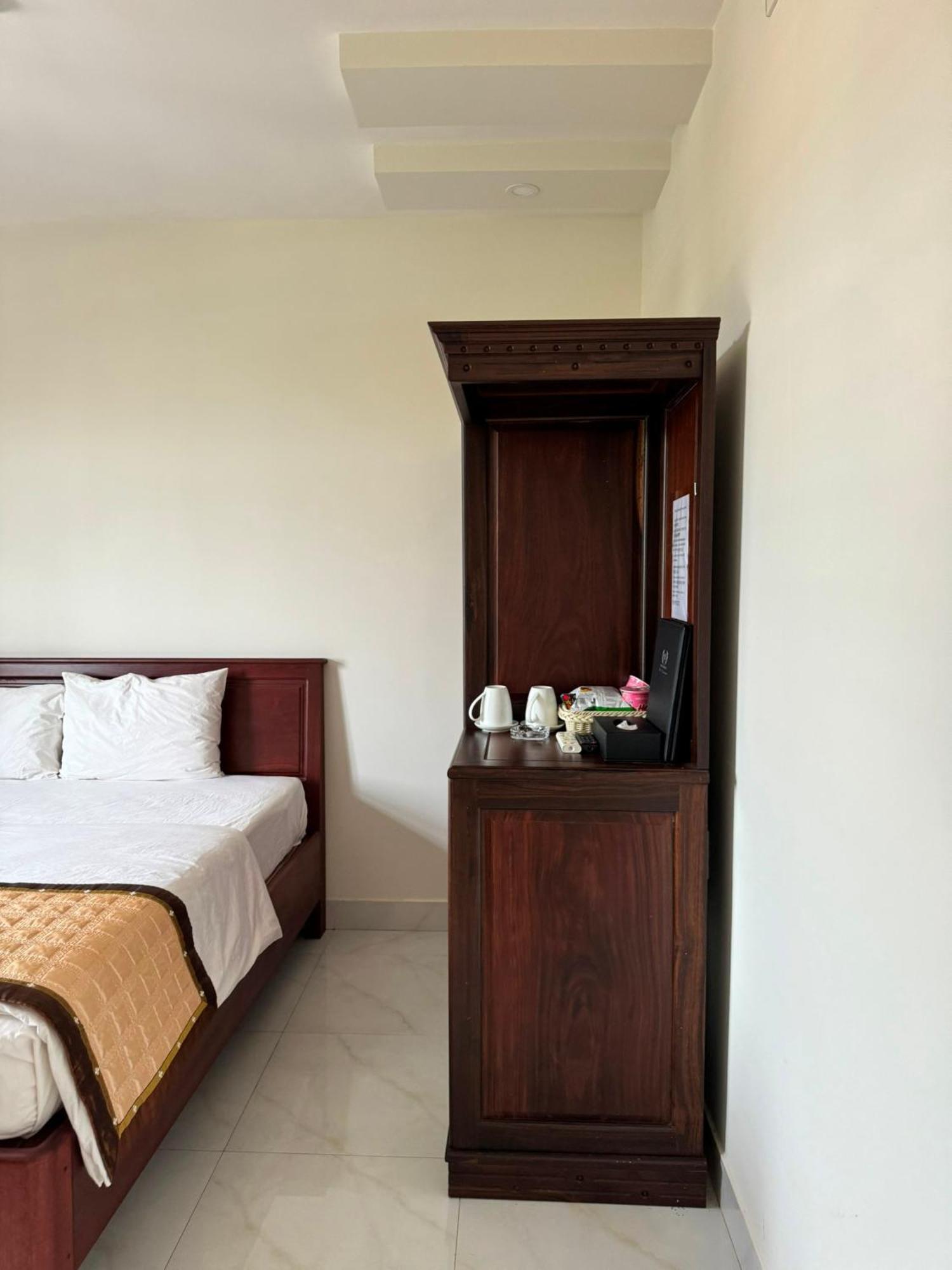 Hoang Khiem Hotel Pleiku Bagian luar foto