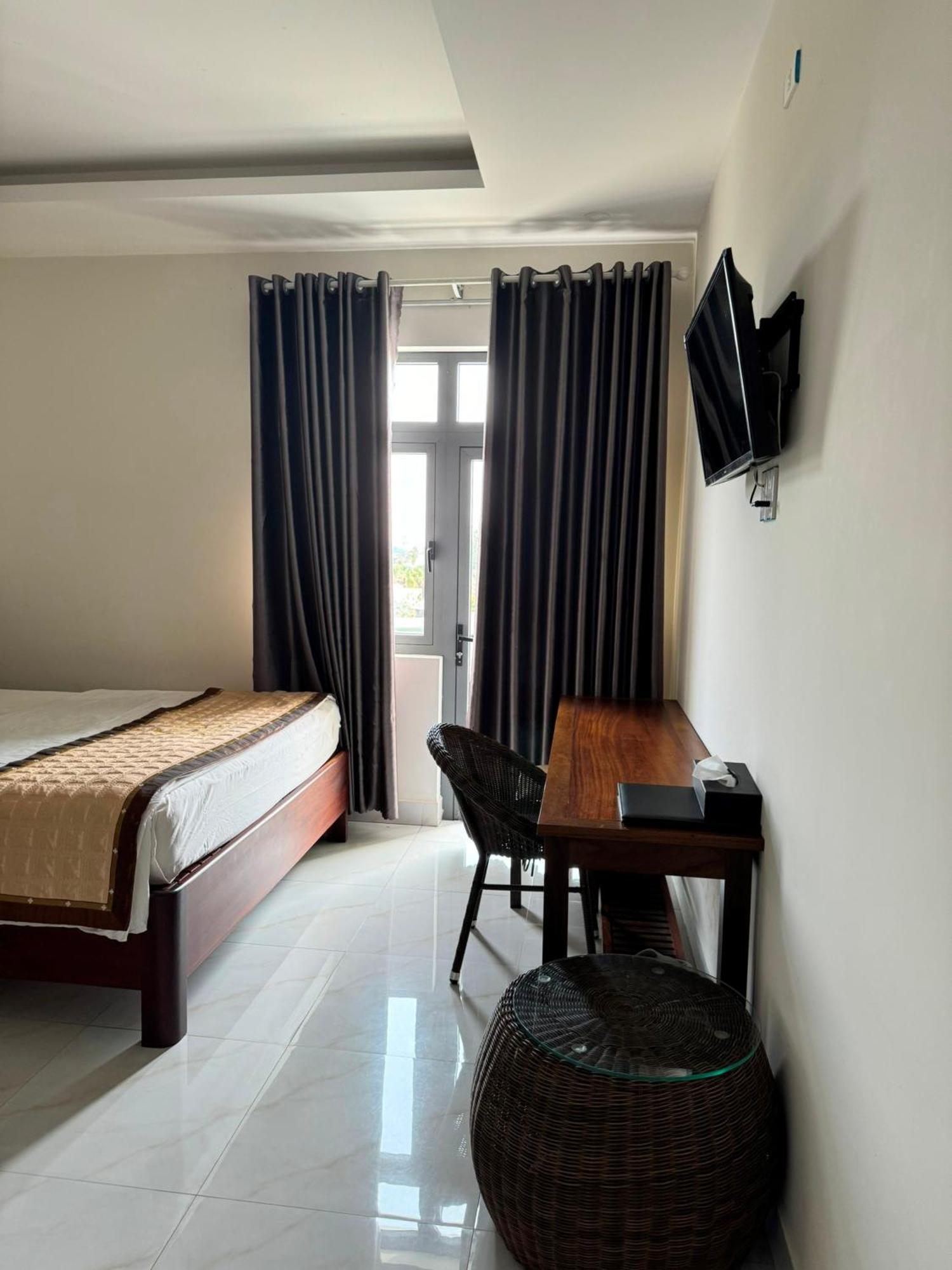 Hoang Khiem Hotel Pleiku Bagian luar foto