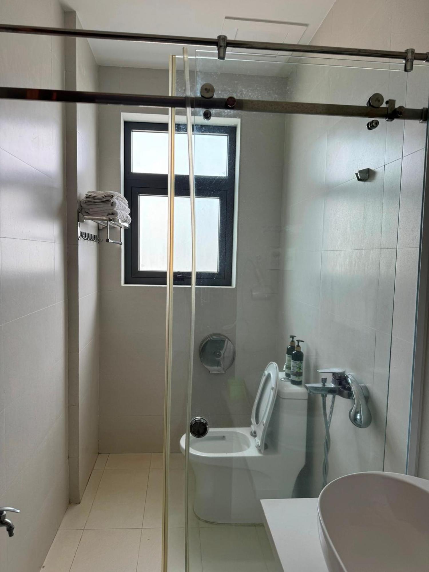Hoang Khiem Hotel Pleiku Bagian luar foto