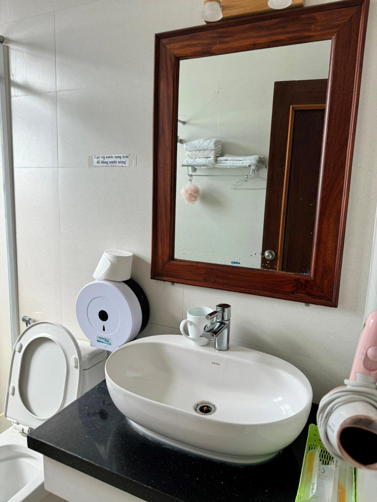 Hoang Khiem Hotel Pleiku Bagian luar foto