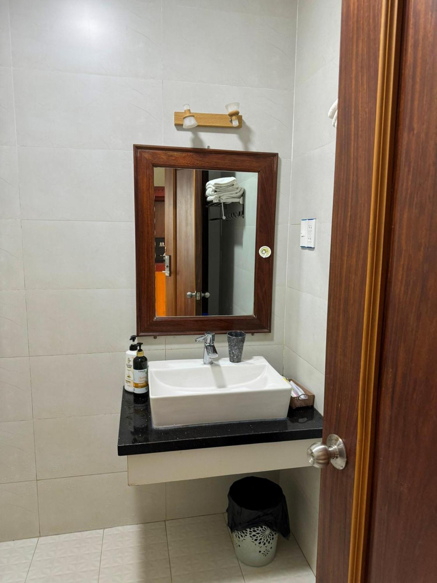 Hoang Khiem Hotel Pleiku Bagian luar foto