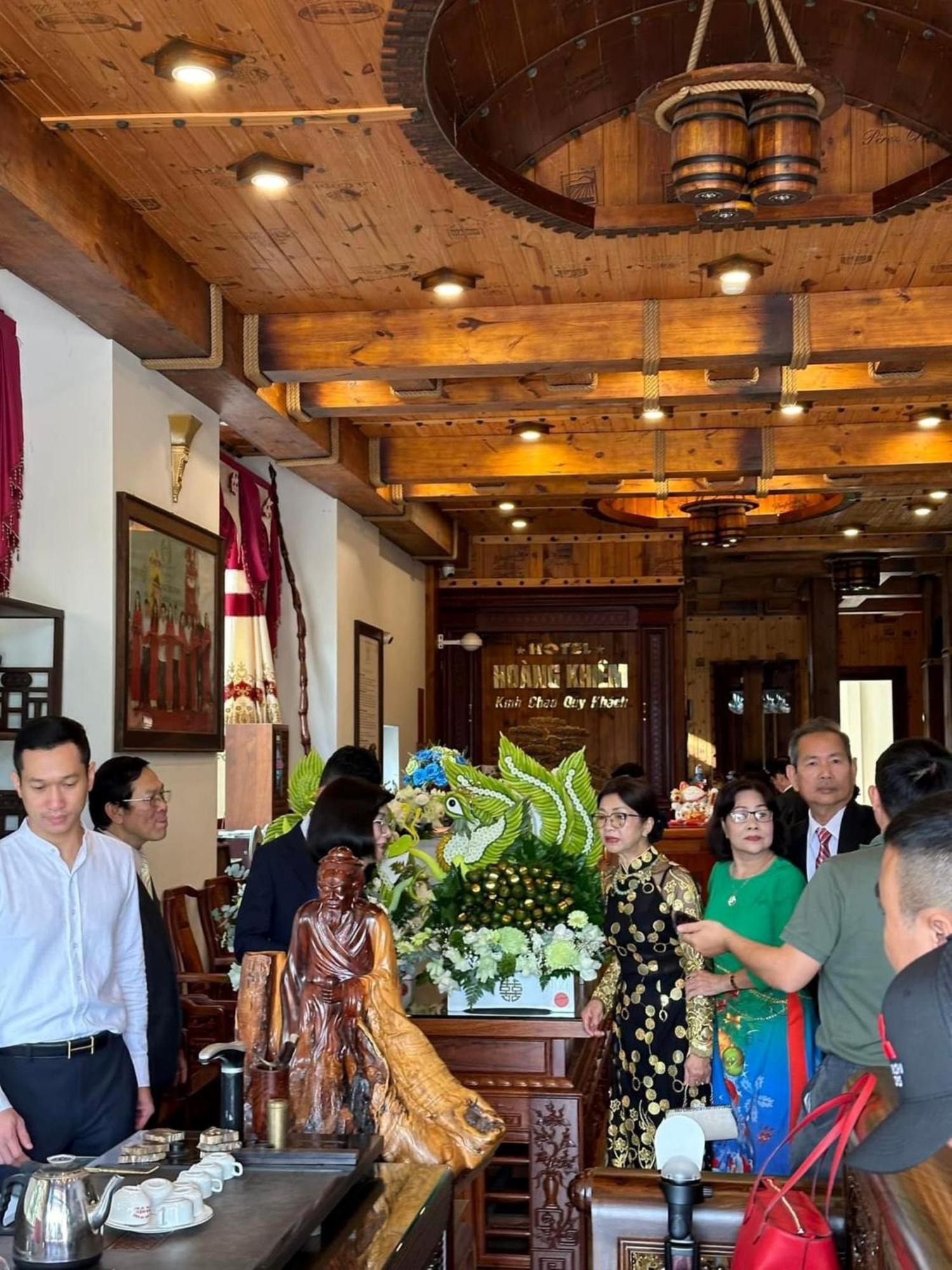 Hoang Khiem Hotel Pleiku Bagian luar foto